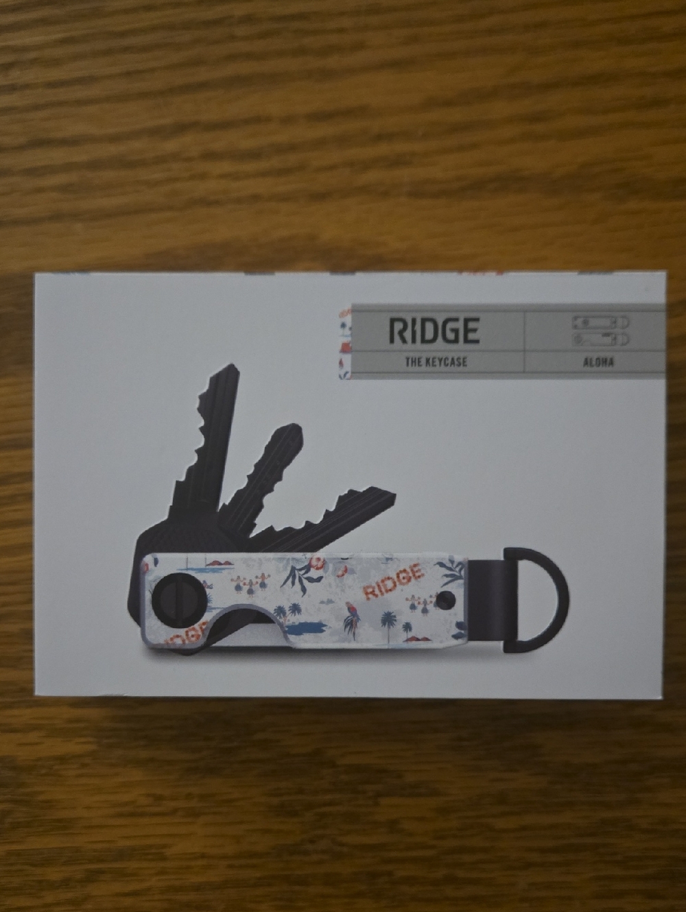 Ridge Keycase Aloha Pattern Key Organizer - White with Blue & Coral Accents